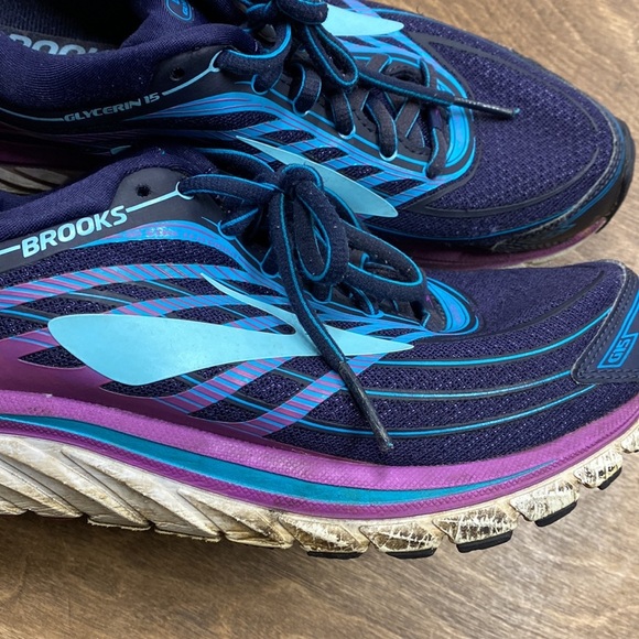 Brooks running shoes size 9 - Picture 9 of 9